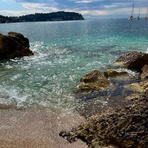 Meet your Posher, Laura 🇨🇦